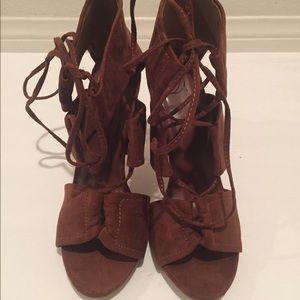 ShoeDazzle Size 8.5 Heels